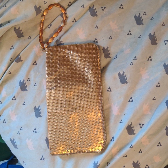 Guess Gold Tone Wrist Bag Shiney Gold - Picture 1 of 5